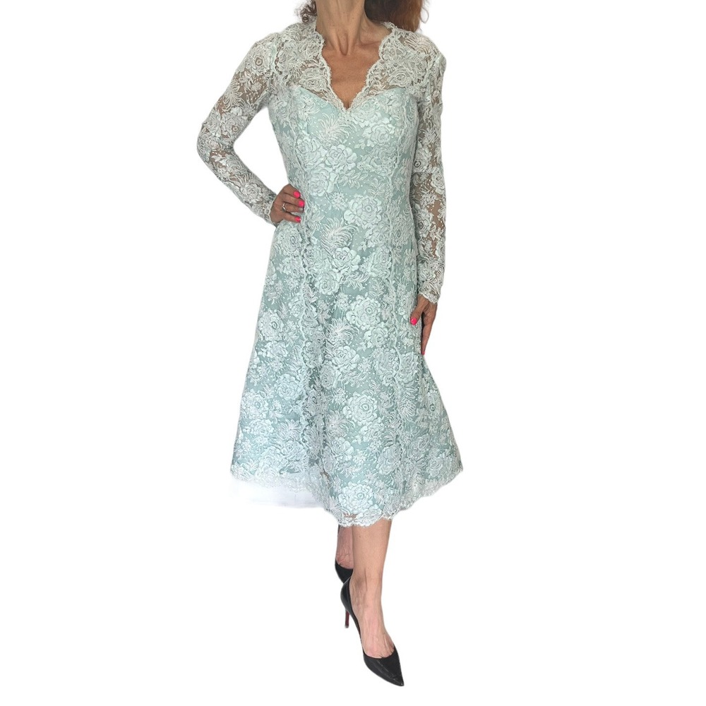 VICKY TIEL COUTURE VINTAGE ICE BLUE FLORAL BEADED LACE LONG SLEEVE DRESS GOWN 4